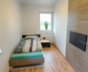 2 bedrooms, free WiFi - Cozy vacation home "Sturmmöwe" in Wangerland near the North Sea with sauna, 2 bedrooms for up to 3 guests - dogs welcome. (Wangerland)