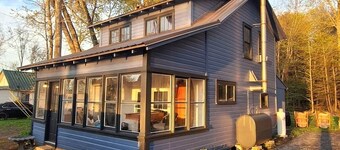 Charming Cottage by Lake Ontario | Firepit + Yard