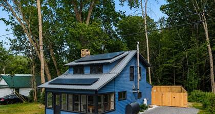 Charming Cottage by Lake Ontario | Firepit + Yard