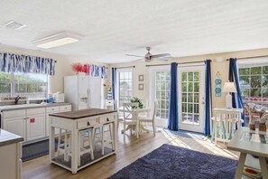 Interior - Island Palms- Pet Freindly- 3 Bedroom SGI (Saint George Island)