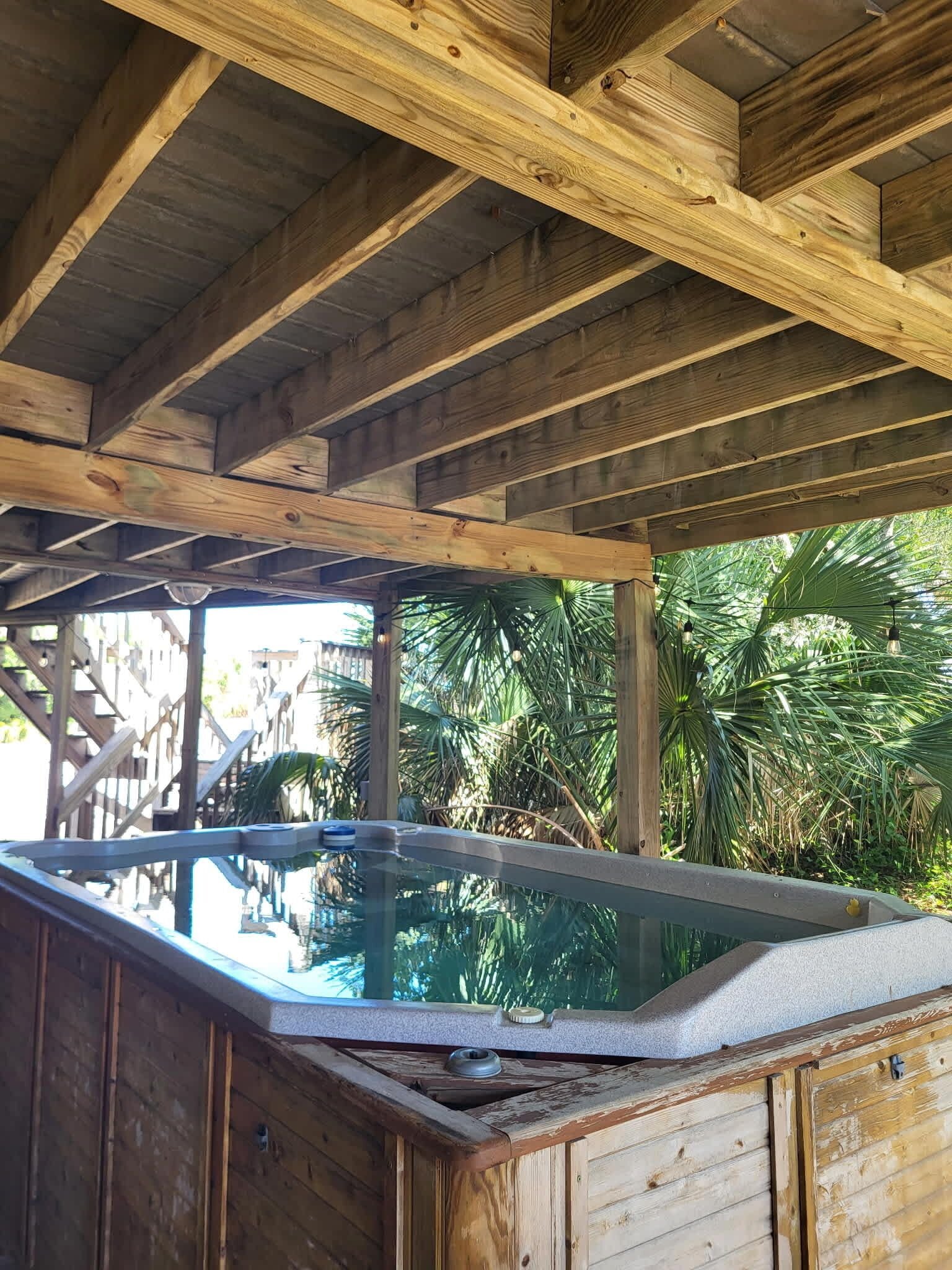 Outdoor spa tub