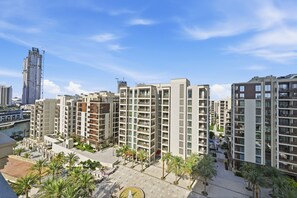 Exterior - The Remote Worker's 1BR — Office, PS5, Dubai Creek (Dubai)