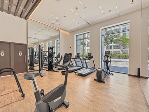 Fitness facility - The Remote Worker's 1BR — Office, PS5, Dubai Creek (Dubai)