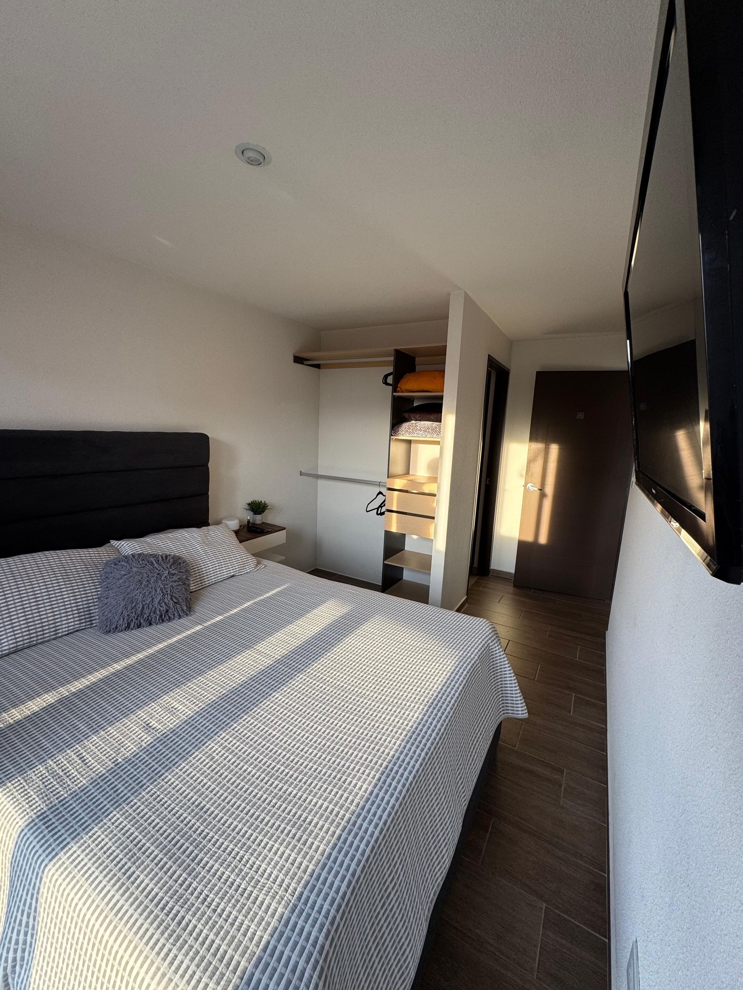 2 室のベッドルーム、WiFi、ベッドシーツ