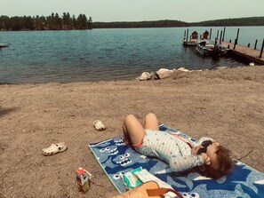 Beach - Moose Lake Luxury, Sandy Beach, BWCA Access, 3-bedroom lodge in tranquil Ely (Ely)