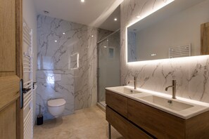 Hair dryer, towels - Mas l'Estelan - Proche Avignon (Saint-Étienne-du-Grès)