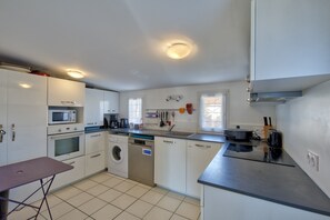 Fridge, microwave, oven, dishwasher - La Maison Orion - À 1km de la plage (Dolus-d'Oléron)