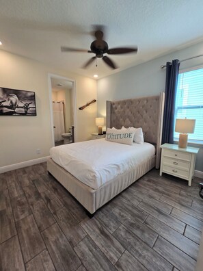 4 bedrooms, iron/ironing board, WiFi, bed sheets - Margarita Sunrise-4BR w/Ensuite Baths-Near Disney-Pet Friendly! (Kissimmee)