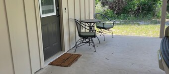 New 3-bedroom house in beautiful Douglas with cool AC and warm heat