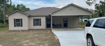 New 3-bedroom house in beautiful Douglas with cool AC and warm heat