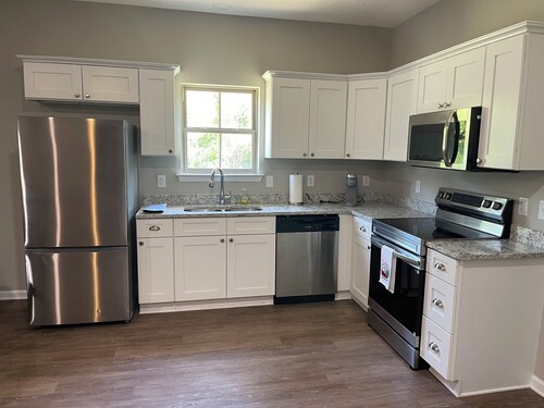 New 3-bedroom house in beautiful Douglas with cool AC and warm heat