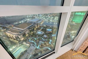 Apartment (1 Bedroom) | Exterior - MGM Signature-23-709 Strip View Jacuzzi Studio (Las Vegas)