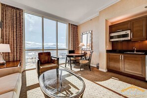Apartment (1 Bedroom) | Interior - MGM Signature-23-709 Strip View Jacuzzi Studio (Las Vegas)