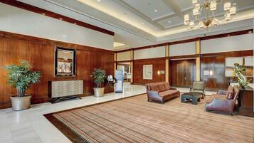 Apartment (1 Bedroom) | Sitzecke in der Lobby