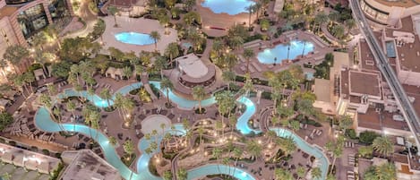 Apartamento (1 Bedroom) | Piscina | 3 piscinas al aire libre