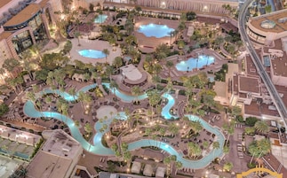 3 piscinas al aire libre