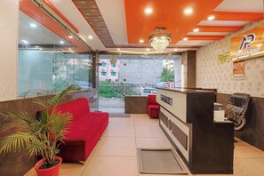 Lobby - Hotel Dwarkadheesh (Haridwar)
