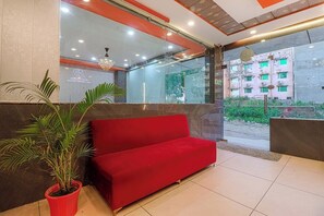 Lobby - Hotel Dwarkadheesh (Haridwar)