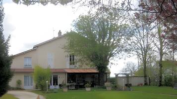 Enceinte de lâhĂ©bergement