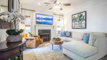 TV, fireplace