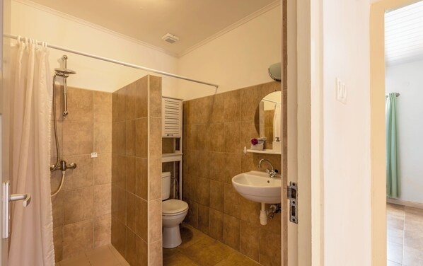 Bathroom - Villa Wara Wara - Fontein Resort, Dual-unit villa (Bisento)