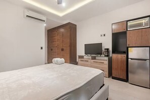1 bedroom, iron/ironing board, free WiFi, bed sheets - Akbal Studio with Pool, Gym and Rooftop Garden_ B (Cancún)