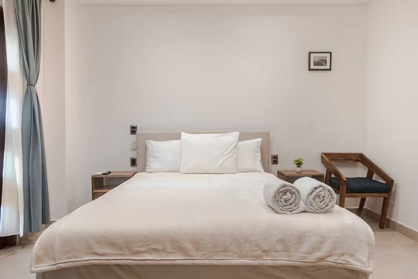 1 dormitorio, tabla de planchar con plancha, wifi gratis y ropa de cama