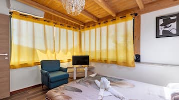 4 bedrooms, WiFi, bed sheets