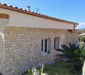 Exterior detail - Villa Luisana with Private Pool and Terrace with Mountain View (Sonnino)