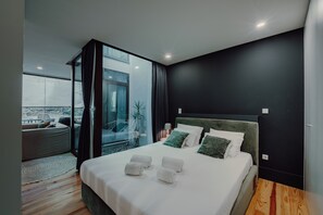 Room - Vrbo Property (Porto)