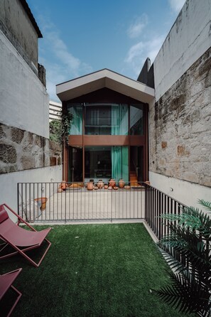 Exterior - Vrbo Property (Porto)