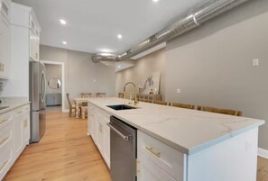 Interior - Luxury Historic Home  8BR • Sleeps 16+ • Off-Street Parking (Louisville)