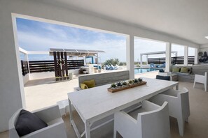 Outdoor dining - The View,  a grandiose luxury, spacious private villa with pool and ocean view! (Grote Berg)