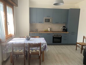 Fridge, microwave, oven, stovetop - Relaxation and tranquility of home Mauritius (Gravedona)