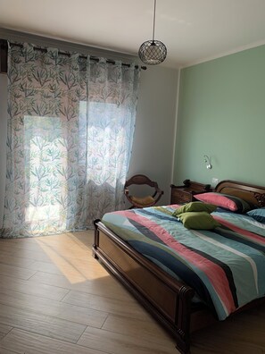 2 dormitorios, tabla de planchar con plancha, wifi y ropa de cama
