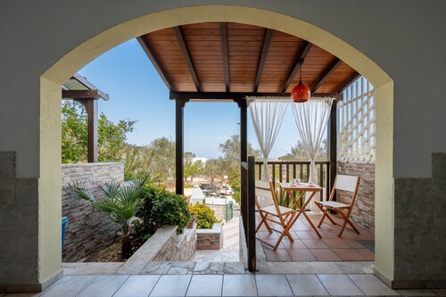 Residence degli Oleandri - Terra Apartment with Private Terrace, Wi-Fi and Air Conditioning