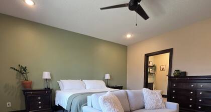 3 bed 2 bath luxury home with river view private.