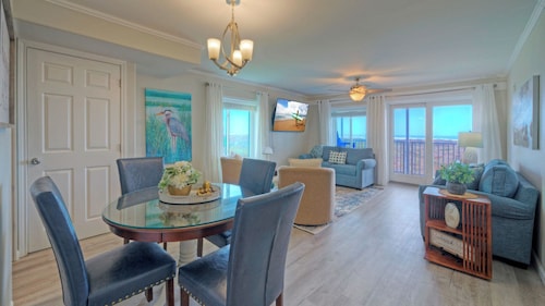 Sunkissed Seaside by Avantstay Walk to Beach + Boardwalk Pool + Tennis + Basketball Access