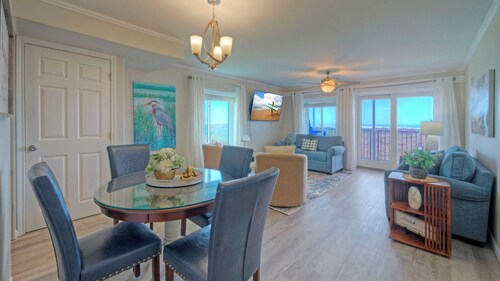 Sunkissed Seaside by Avantstay Walk to Beach + Boardwalk Pool + Tennis + Basketball Access