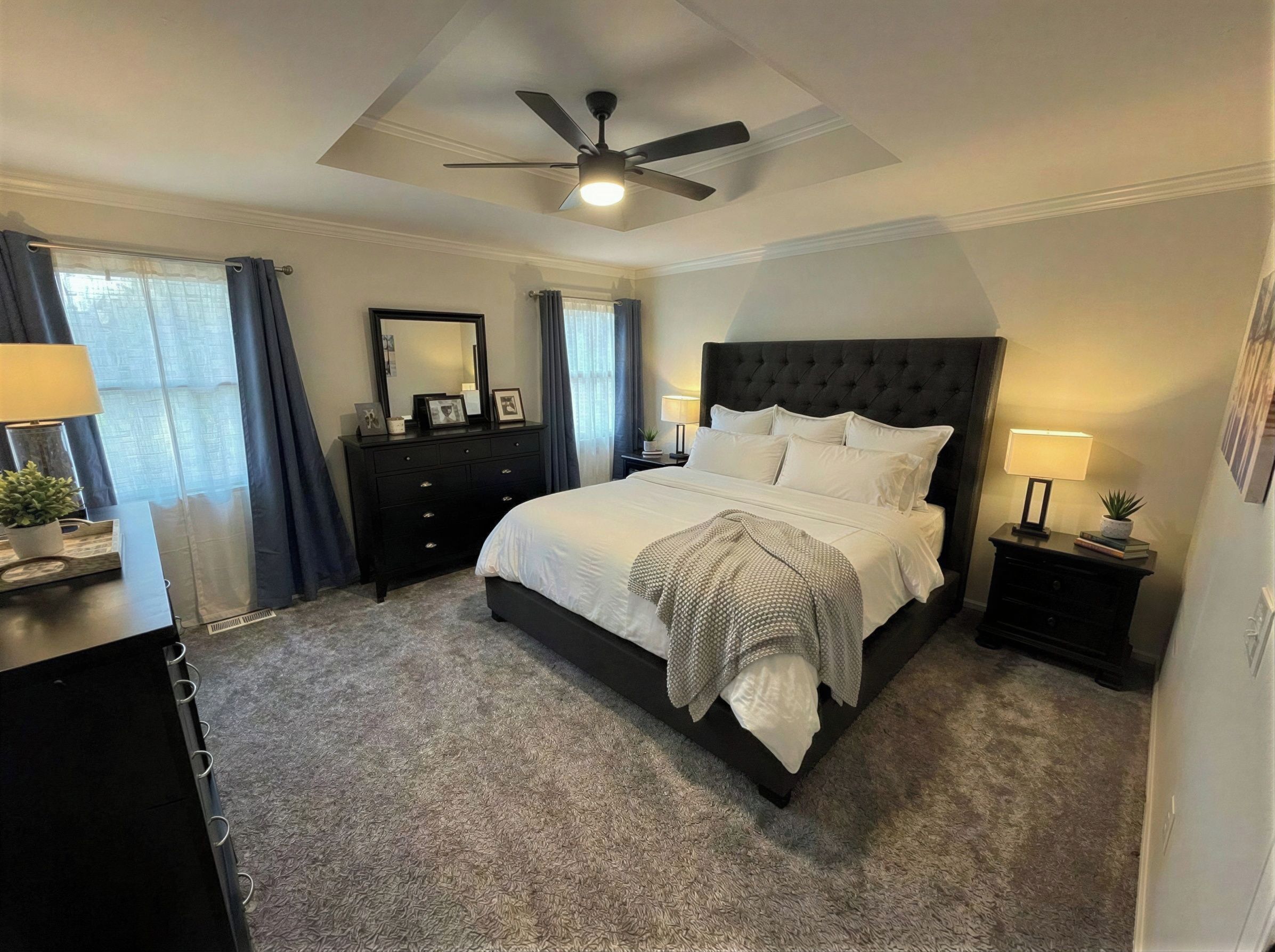 4 bedrooms, desk, iron/ironing board, travel cot