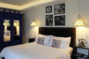 1 bedroom, iron/ironing board, WiFi, bed sheets - TRES79 Hotel Boutique Orizaba - Deluxe Room, 1 King (Orizaba)