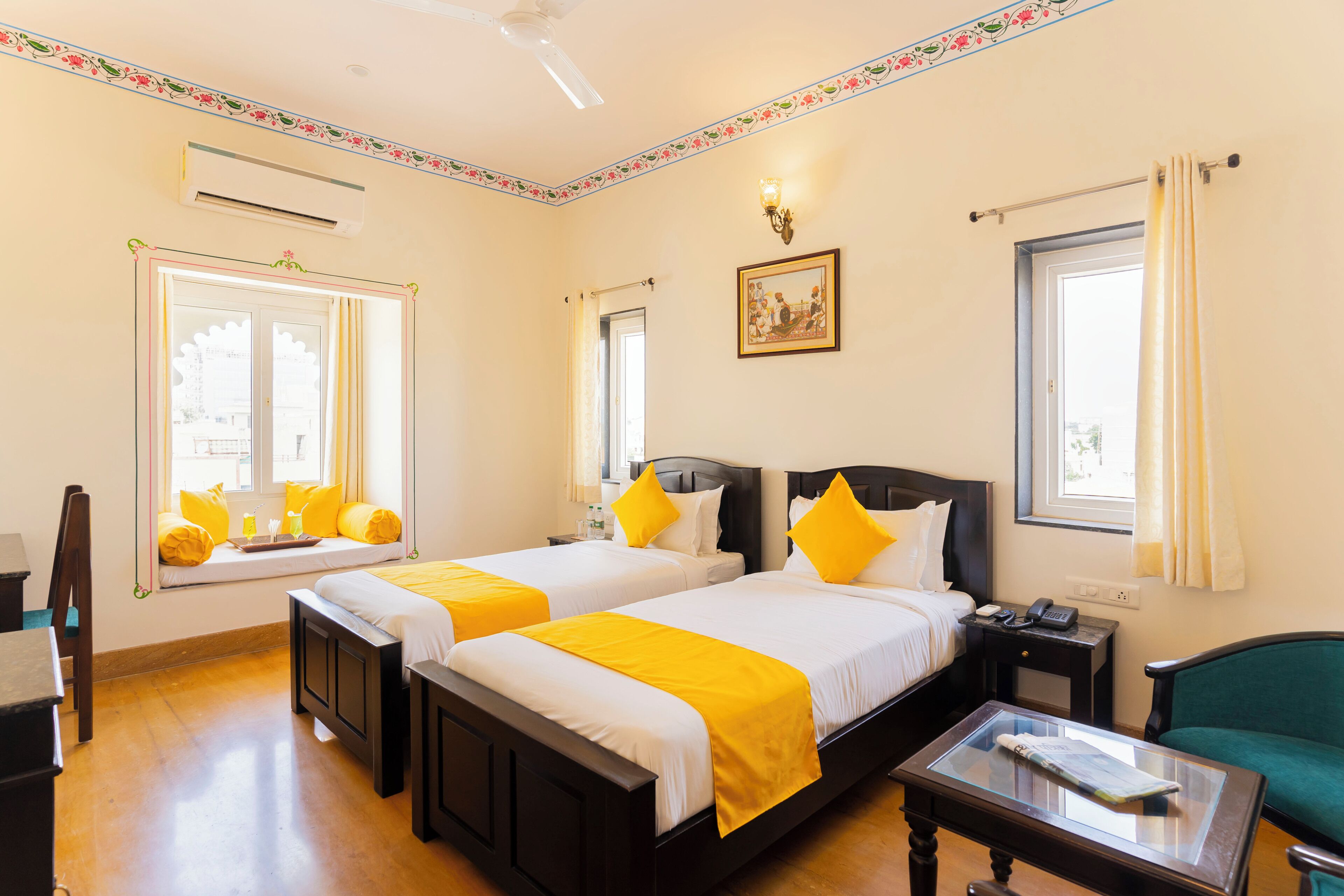 Superior-værelse med dobbeltseng eller 2 enkeltsenge - aircondition - byudsigt