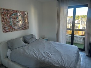 Room - Terrace apartment in Père Lachaise, exceptional light and view (Paris)