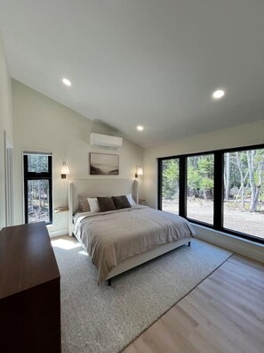 3 bedrooms, iron/ironing board, travel cot, WiFi