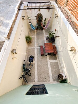 Outdoor dining - 2-bedroom house in tranquil Centro Mazatlán with AC (Mazatlán)