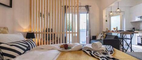 Iron/ironing board, WiFi