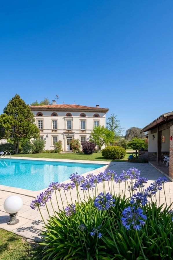 Pool - Vrbo Property (Launaguet)