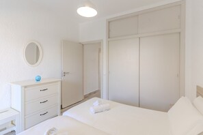 1 dormitorio, tabla de planchar con plancha, wifi gratis y ropa de cama