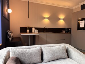 1 habitación, tabla de planchar con plancha, wifi y ropa de cama 