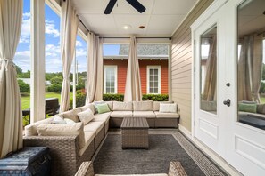 Terrace/patio - Private beach cottage + golf cart (Miramar Beach)